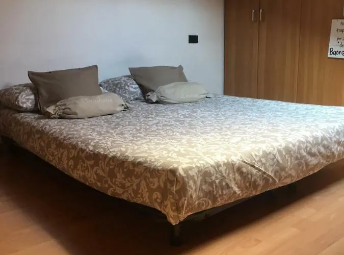 Casa Rustica 10 Min Dal Centro شقة *